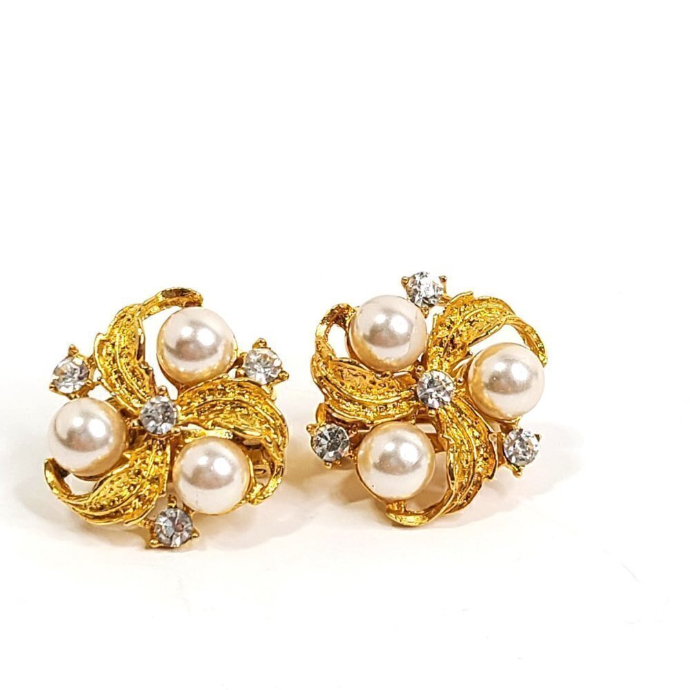 Vintage White Faux Pearl Bead Rhinestone Cluster Swirl Clip On Earrings 1"